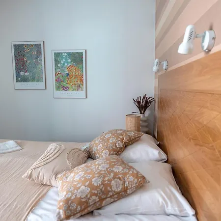 2ndhomes Compact By The Esplanade Park * 赫尔辛基